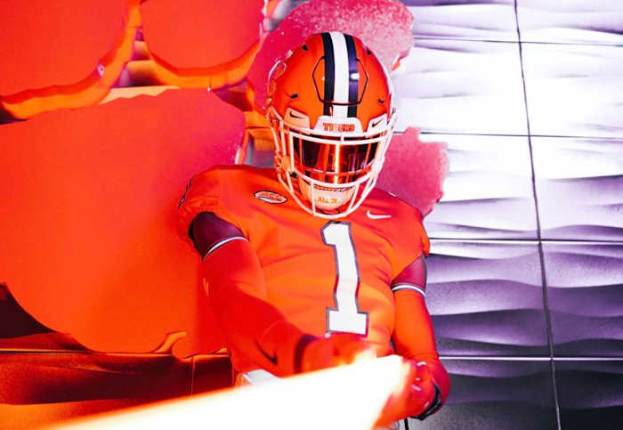 KJ Bolden during an official visit to Clemson. (@khalilbolden2)